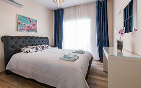 Sun Island Apartment